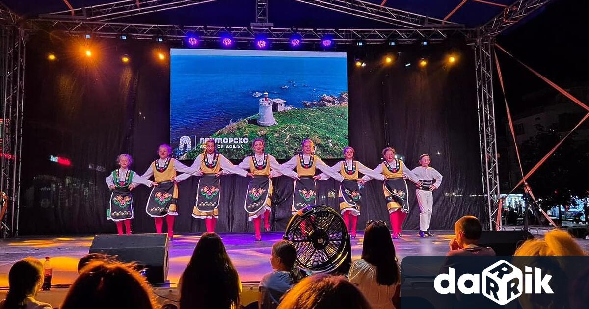 Уникалната за България танцова формация Петлите очаква нови членове към