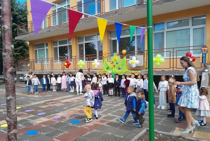 Тържествено откриха новата учебна година в Детска градина „Слънце” - град Левски 