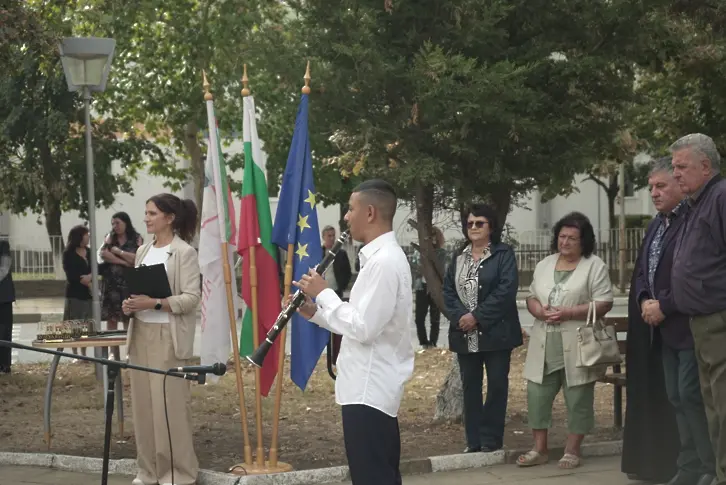  Алея ще припомня за един от най-обичаните ръководители на Гулянци – Веска Радулова 