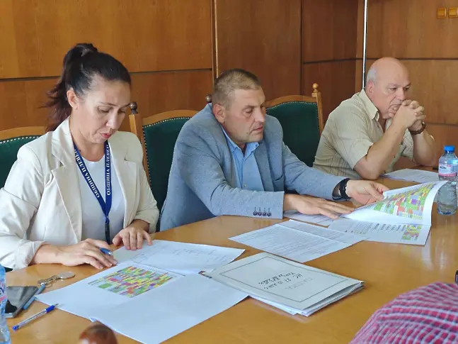 В Плевен партиите и коалициите постигнаха съгласие за съставите на секционните избирателни комисии за предстоящите парламентарни избори 