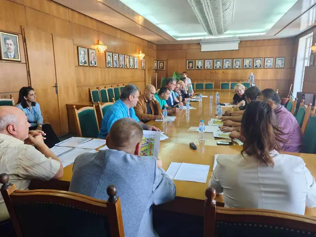 В Плевен партиите и коалициите постигнаха съгласие за съставите на секционните избирателни комисии за предстоящите парламентарни избори 