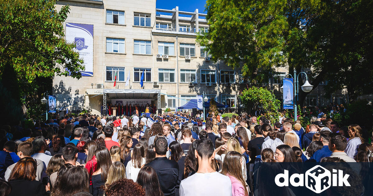 Медицинският университет във Варна тържествено откри новата академична година с