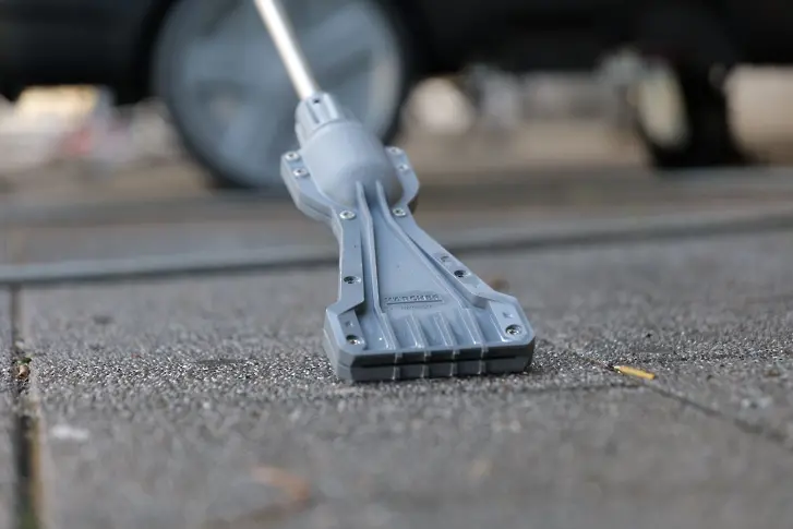 „Земеделската чешма“ до ДКТ „Иван Радоев“ в Плевен беше почистена от екип на немската фирма „Керхер“ с професионални машини