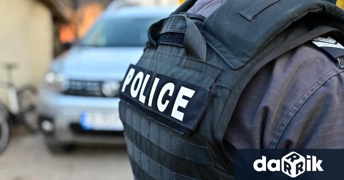 21 непълнолетни младежи от Варна са засечени на обществени места