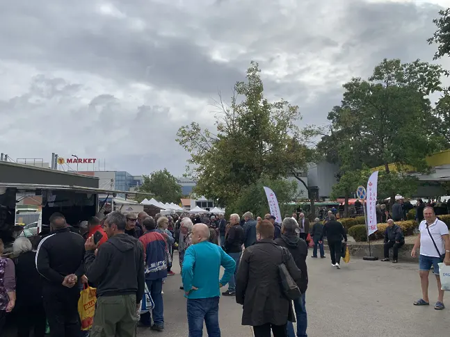 Първи фермерски пазар беше открит днес в Плевен/СНИМКИ/ 