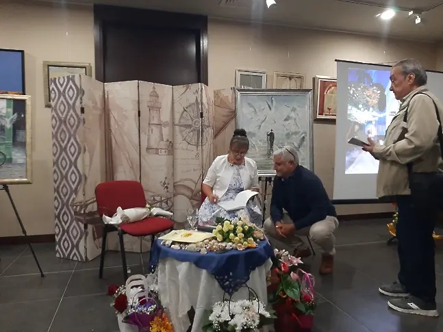 Премиерата на поетичния албум “Кеят на чайките” на Весела Димова-Томова заплени гостите на събитието