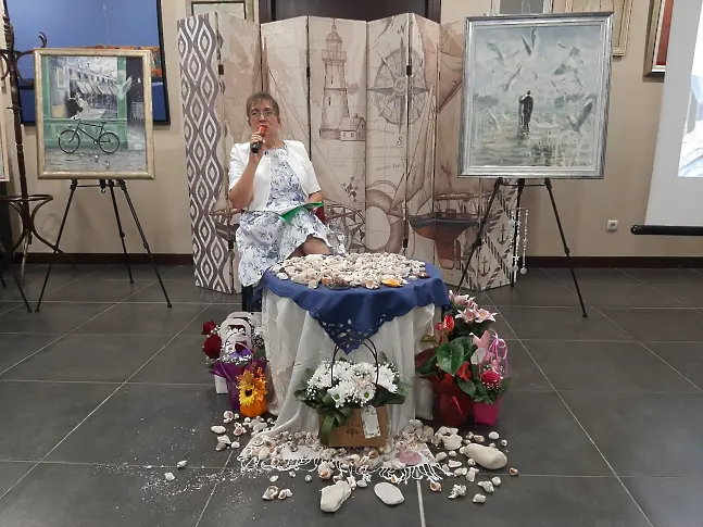 Премиерата на поетичния албум “Кеят на чайките” на Весела Димова-Томова заплени гостите на събитието