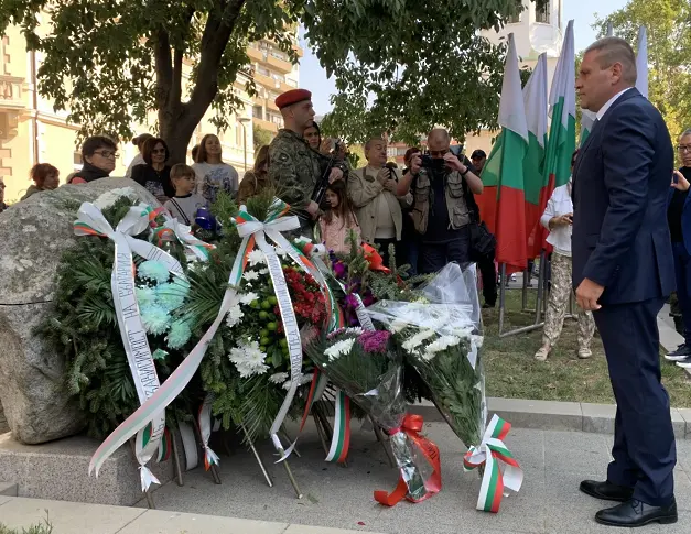 Плевен отбеляза тържествено Деня на независимостта/СНИМКИ/