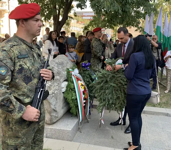 Плевен отбеляза тържествено Деня на независимостта/СНИМКИ/