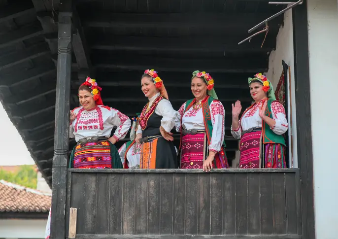 Възстановка на традиционна българска сватба показаха в Плевен