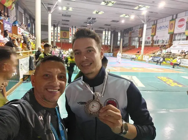 Състезатели на СК "Дарис"  с пореден  успех в карате състезание и участие в подготвителен лагер на националния отбор за Световното първенство