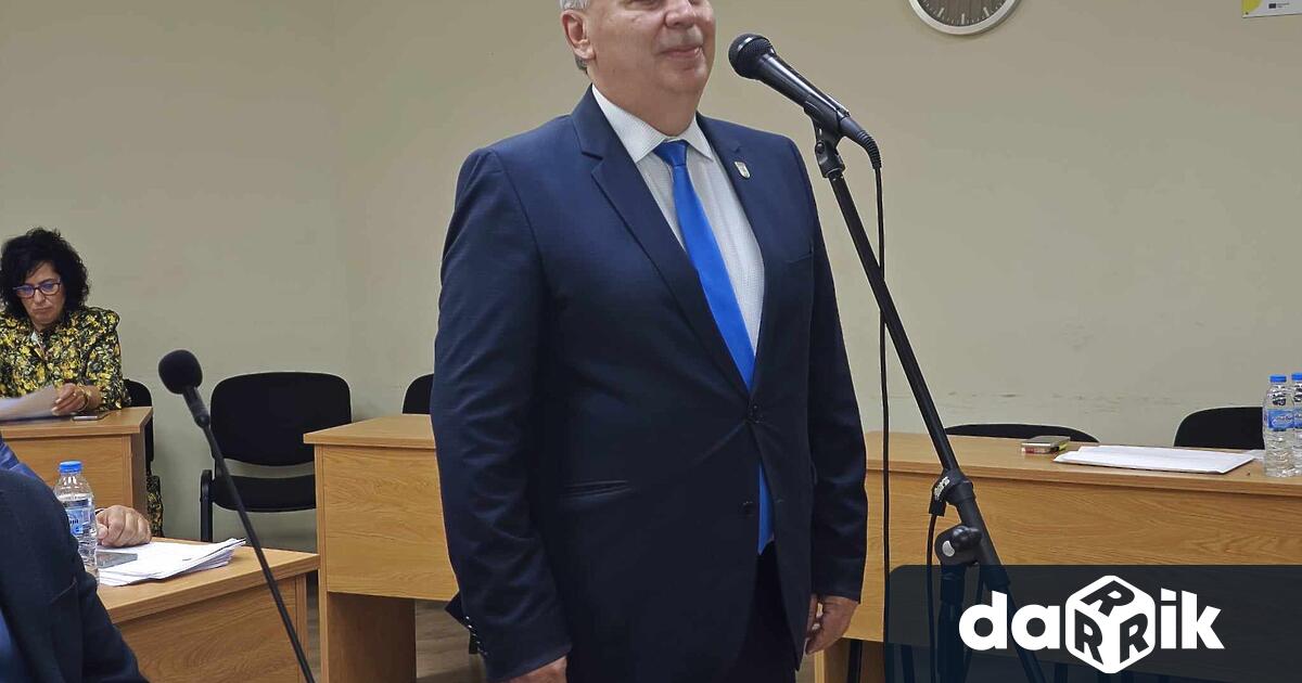 С полагане на клетва от нов общински съветник започна днешното
