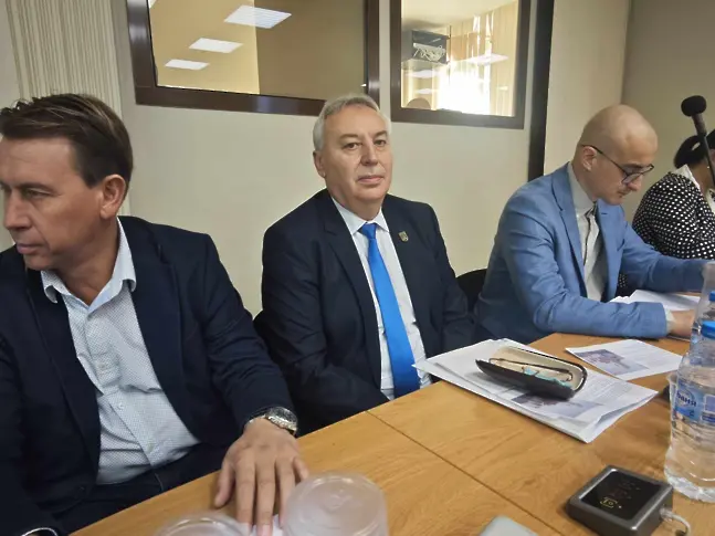  Пепо Петков постави клетва като общински консултант в Плевен 