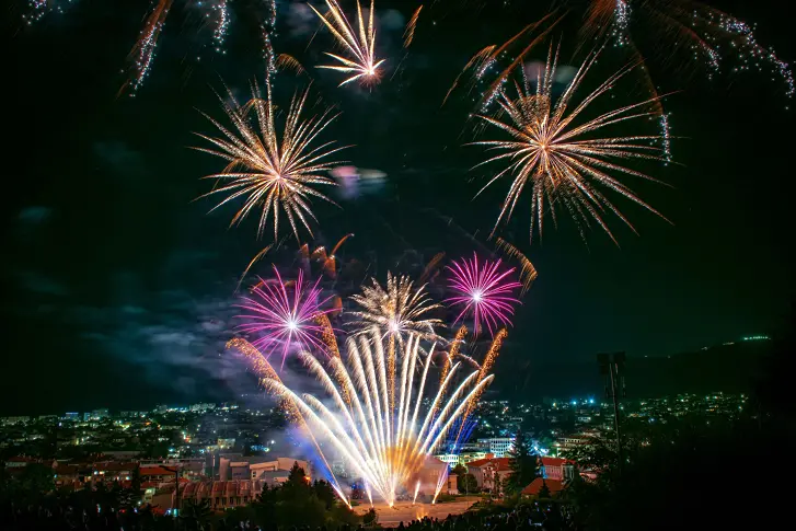  Обявиха спечелилите в състезанието за най-хубава фотография от фестивала на фойерверките в Панагюрище 