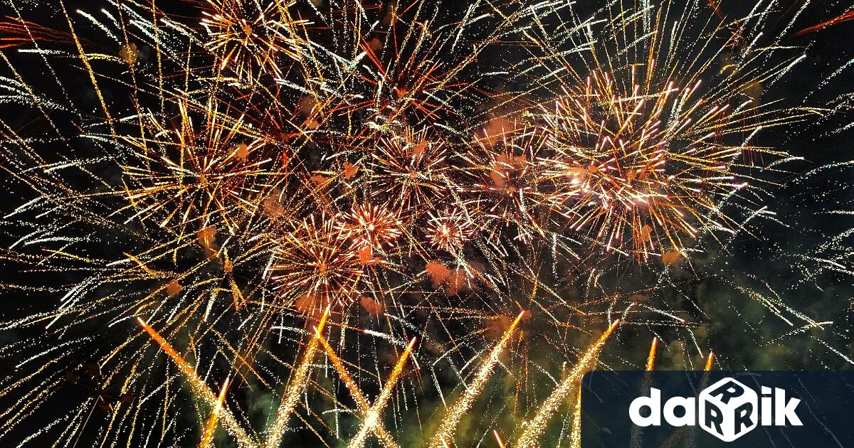 Обявиха отличените в конкурса за Най добра снимка на фойерверки от