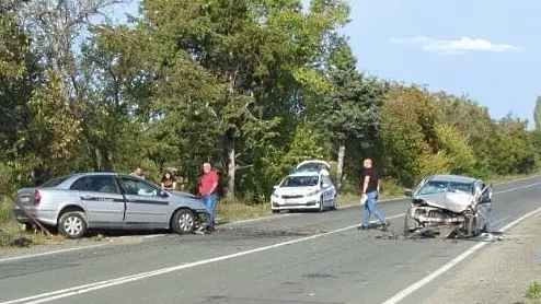 Петима ранени в челен сблъсък на изхода от Карнобат /ОБНОВЕНА/