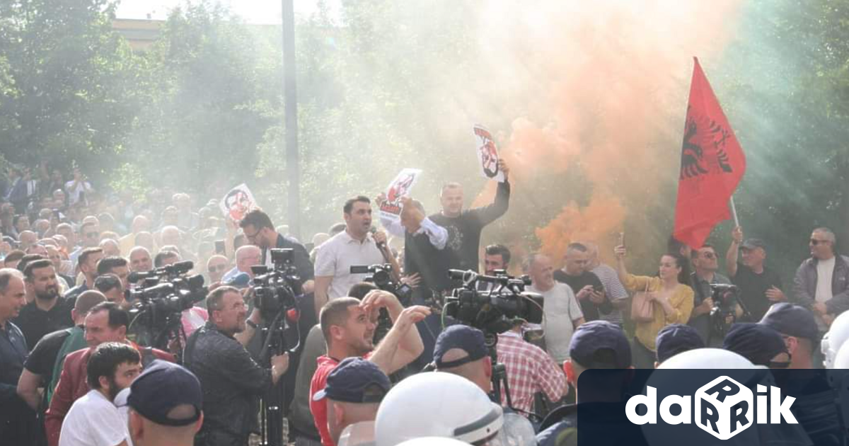 Нова вълна на протести в Албания с искане на оставката