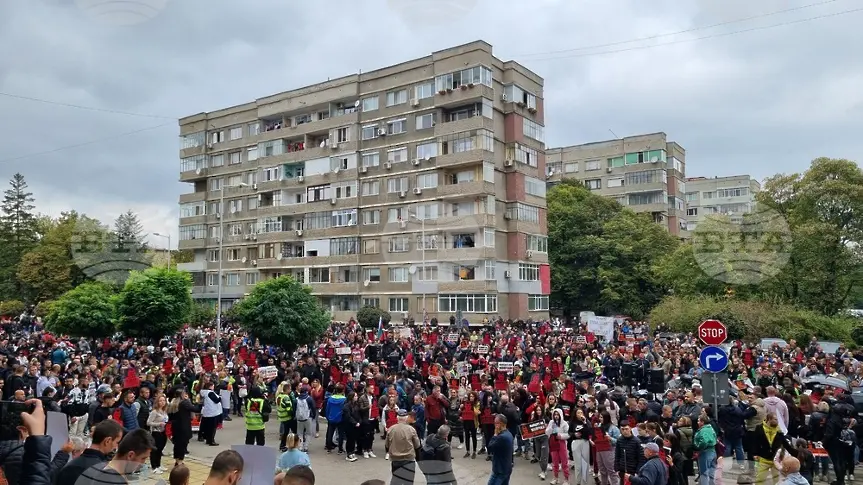 Хиляди протестираха в Търговище с искане да се разследва смъртта на 24-годишен мъж