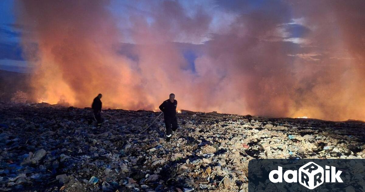 Тази сутрин избухна пожар в Регионалното депо край Костелево Пожарът