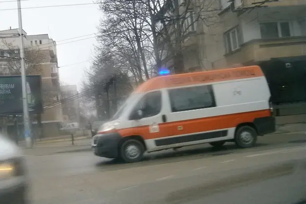 Тази сутрин: Пътник в автомобил загина при тежка катастрофа край разклона за Славяново