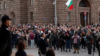 „Кой прегрупира главните прокурори”: Протест пред бившия Партиен дом срещу номинацията на Сарафов за шеф на обвинението