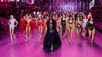 Ангелите на Victoria's Secret се завърнаха: Вижте акцентите от дългоочакваното модно шоу (ВИДЕО)