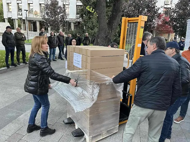 Община Плевен получи 113 000 бюлетини за предстоящите парламентарни избори следващата неделя