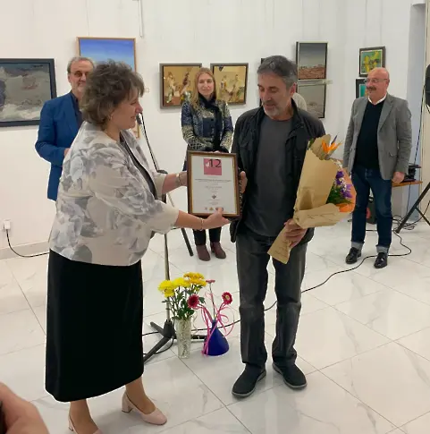 Милчо Талев е носителят на Голямата награда на 12-то Международно биенале на малките форми - Плевен 2024'/СНИМКИ/