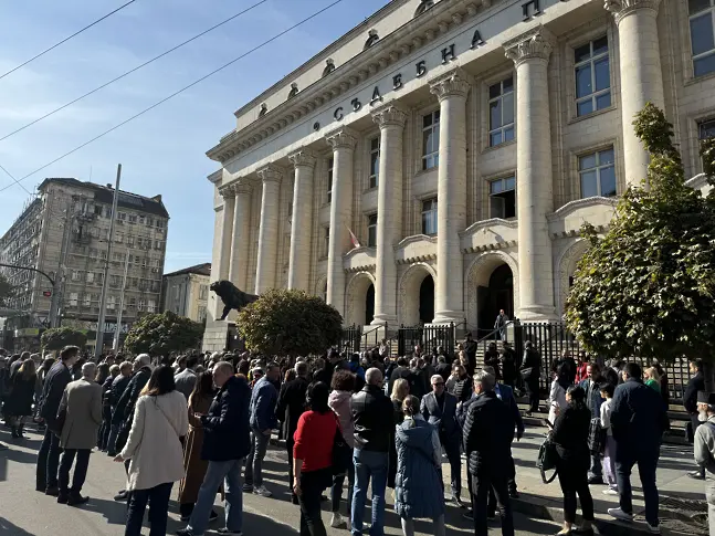 Стотици адвокати в страната протестираха срещу процедурата за избор на главен прокурор