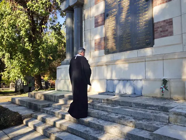 Румънски дипломати почетоха в Плевен Деня на румънската армия