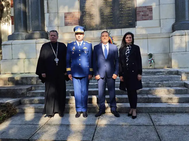 Румънски дипломати почетоха в Плевен Деня на румънската армия