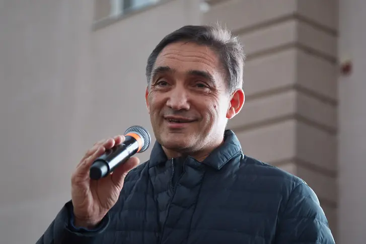  Молдовците избират президент на втори тур 