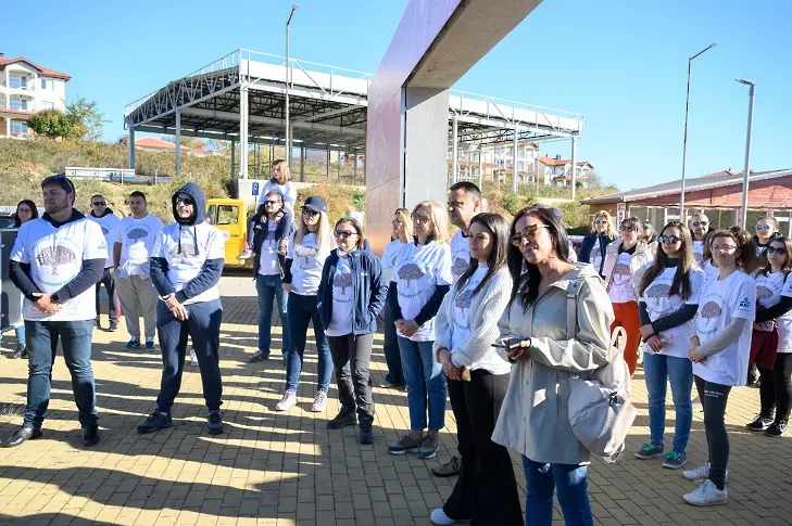  Служителите на КВС Global Services засаждат 1000 дървета за едно по-зелено бъдеще 