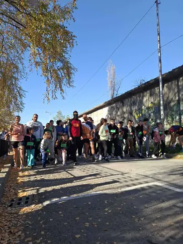  Ученици и възрастни се включиха в благотворителен маратон в поддръжка на хората в потребност 