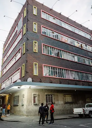  Африкански дневници: Джин и тоник в осем сутринта?  