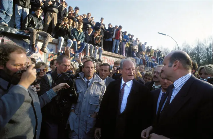  35 години от рухването на Берлинската стена: Краят на една ера в разделянето на Европа 