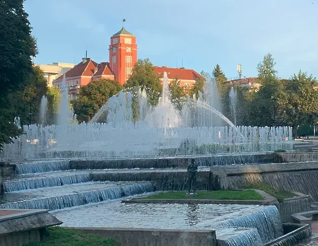 В петък времето ще остане слънчево с максимални температури между 12° и 14°