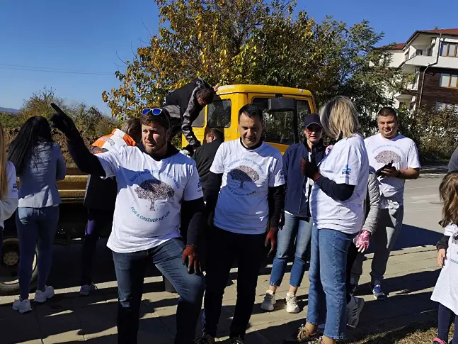  КВС Global Services:1000 чиновници дават живот на гори, засаждайки 1000 дървета 