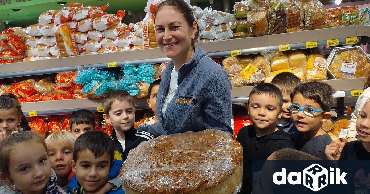 Децата от група Мики Маус към ДГ Слънце гр Левски