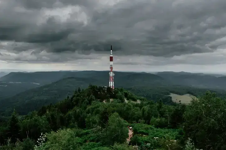 Мъгливо и дъждовно в четвъртък