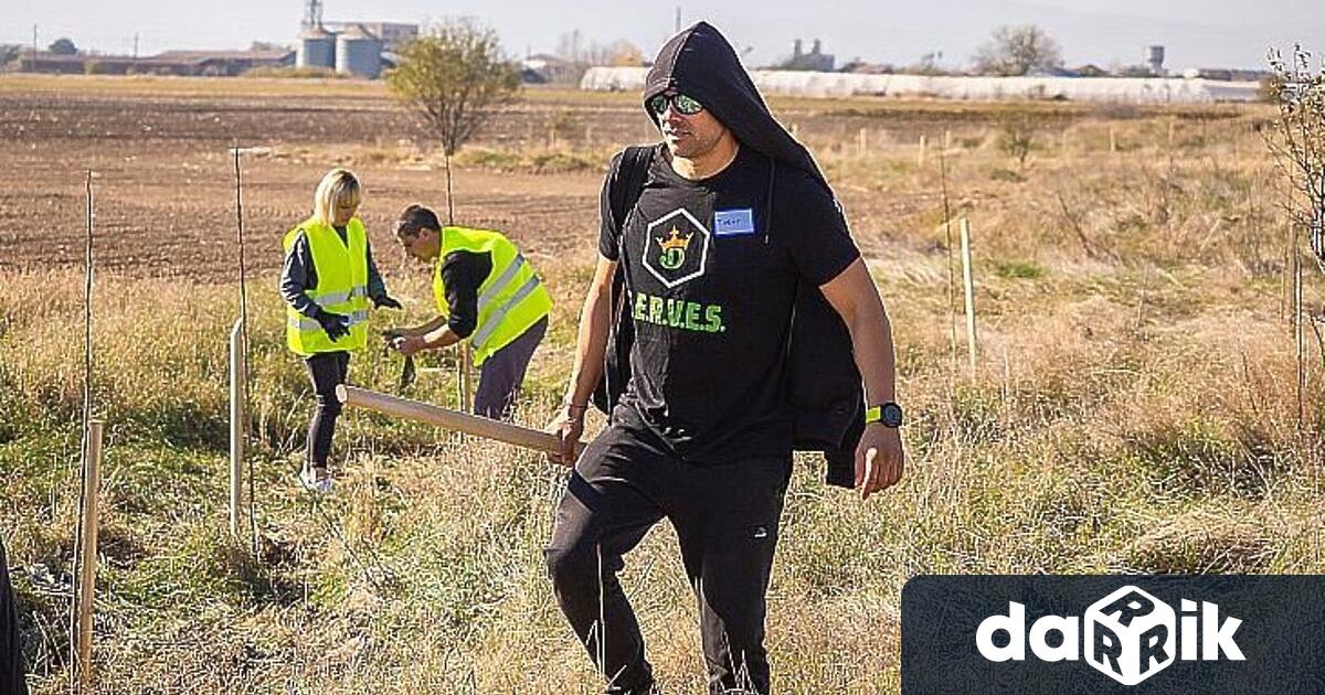 В село Белозем се проведе екологична инициатива за залесяване в