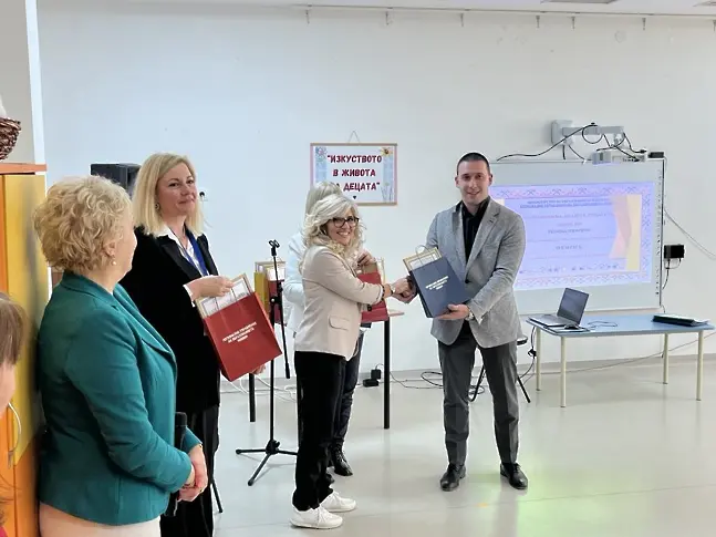  Николай Абрашев участва на Регионален конгрес по Национална стратегия „ Хубаво е в детската градина “ 2024 