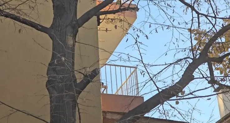  Спецакция в центъра на Бургас. Мъж намушка жена 