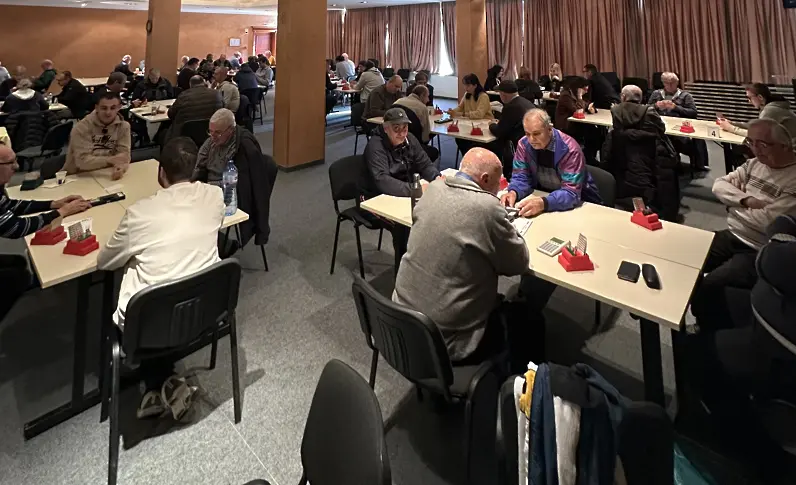  Студентски шампионат по бридж и белот сплоти младежи, бизнеса и общината 