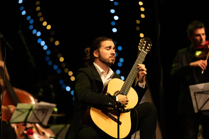  Коледният концерт на Деси Тенекеджиева и Йордан Камджалов: Амалгама от изкуства 