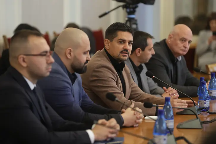  Само “Възраждане ” и МЕЧ откликнаха на поканата на Българска социалистическа партия за диалози 