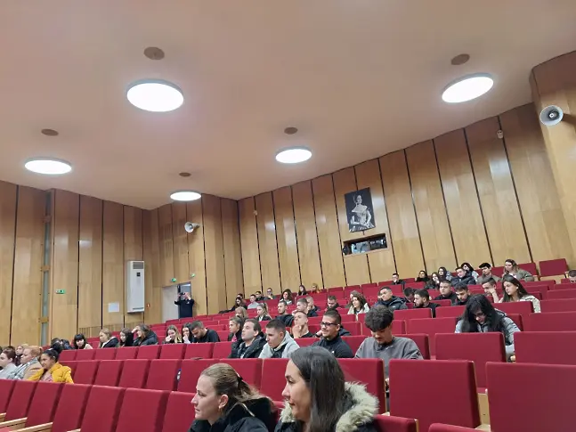  Лекционен курс с учениците от 12 клас в Плевен по Националната превантивна стратегия „ Предпазване на младежите от закононарушения ” за образователната 2024/2025 година 