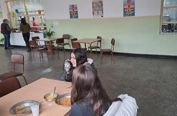  95 деца от община Ябланица, село Александрово и община Ловеч ще получават топъл обяд до края на зимата по план на БЧК - Ловеч 