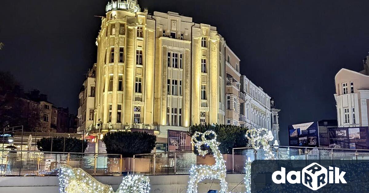 Тази вечер точно в 18 00 часа ще бъдат запалени светлините