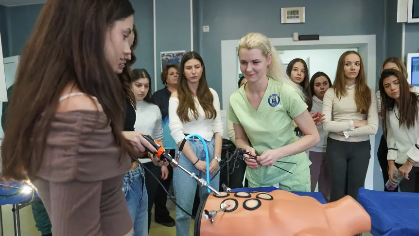 Ден на отворените врати в МУ-Плевен с ученици от ПГ „Найден Геров“ – гр. Лом